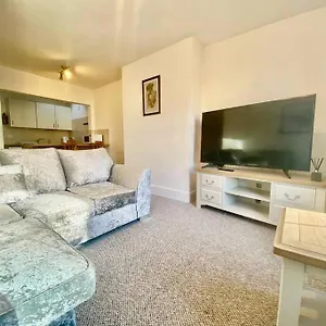 Apartment 64 Bath Road - To, Cheltenham