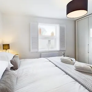 Holiday home The Snug Cosy Good Wi-fi, Cheltenham