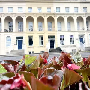 Apartment 81 Promenade, Cheltenham